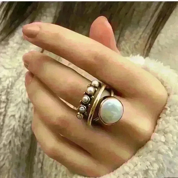 Accessories - Vintage-Inspired Pearl Statement Ring